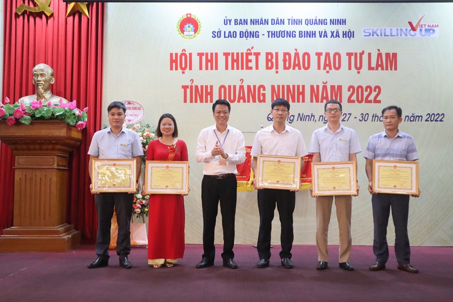Bế mạc Hội thi Thiết bị đào tạo tự làm tỉnh Quảng Ninh năm 2022